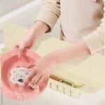 Clip-On Sink Caddy Sponge Holder with Splash Guard & Drain Tray – Space Saving Kitchen Sink Organizer for Sponges & Scrubbers